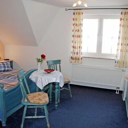 Selliner Am Waldrand 酒店 *